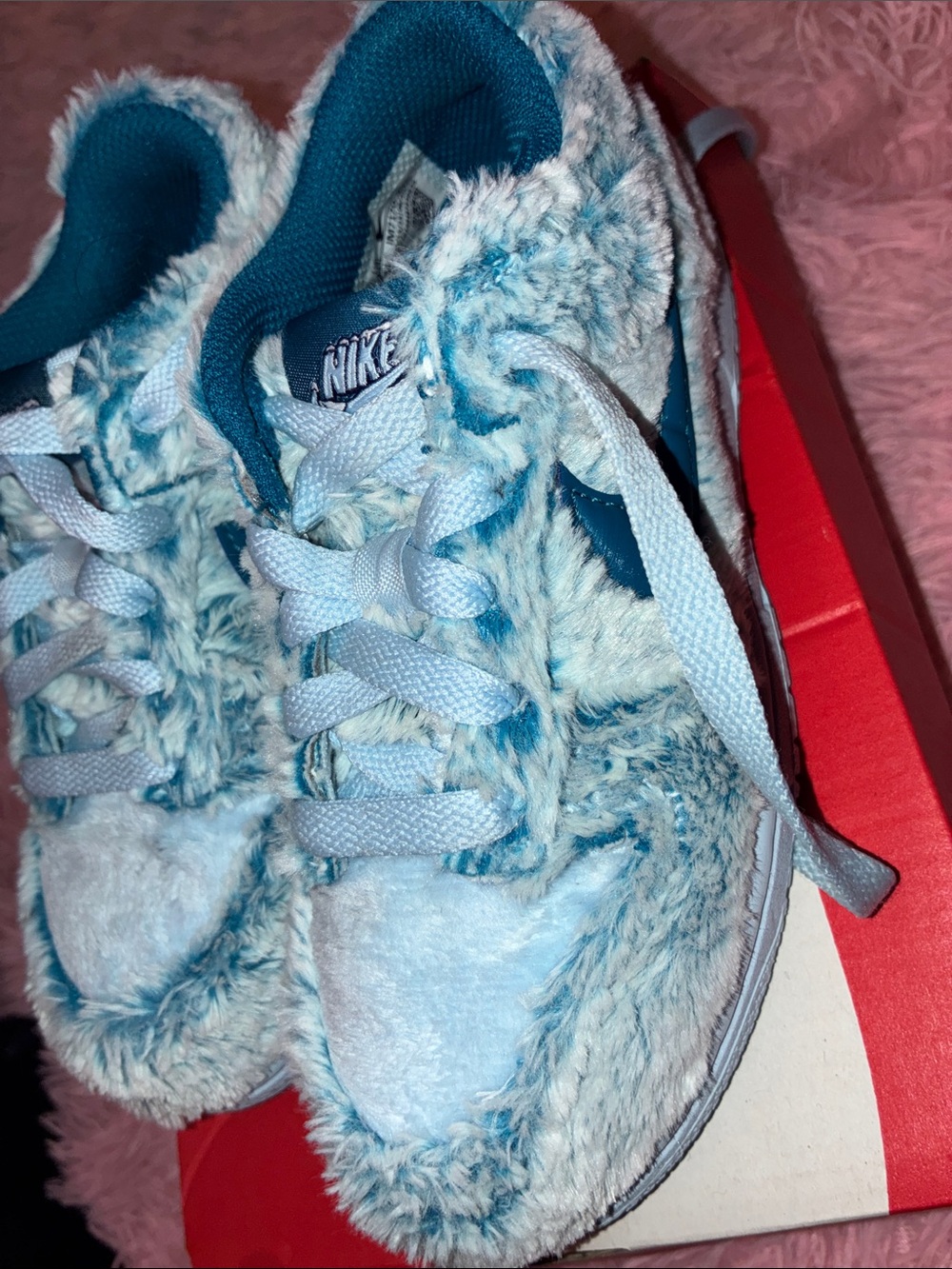 Nike Kids Blue Fuzzy Lace-Up Sneakers